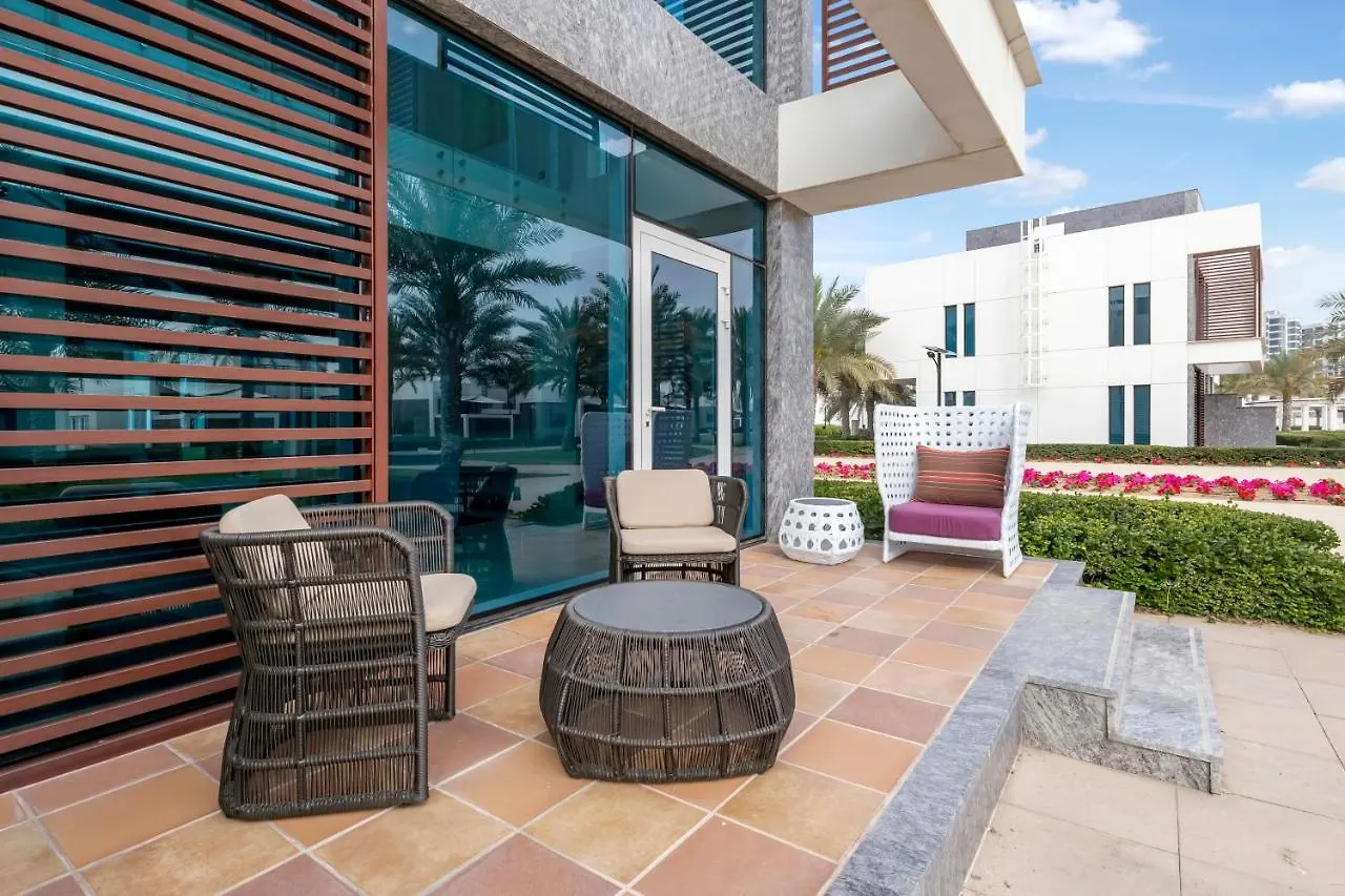 Fam Living - Sarai Beach Villas - Palm Jumeirah - Families Only Dubaï