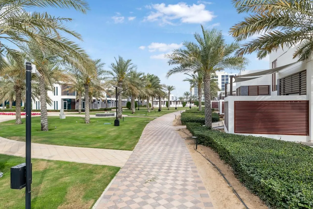 Fam Living - Sarai Beach Villas - Palm Jumeirah - Families Only Dubai Verenigde Arabische Emiraten